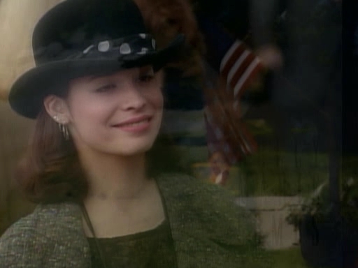 Charmed-Online_dot_nl-PicketFences1x01-1382.jpg