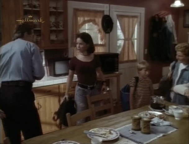 Charmed-Online_dot_nl-PicketFences2x01-0597.jpg