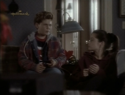 Charmed-Online_dot_nl-PicketFences2x07-11142.jpg