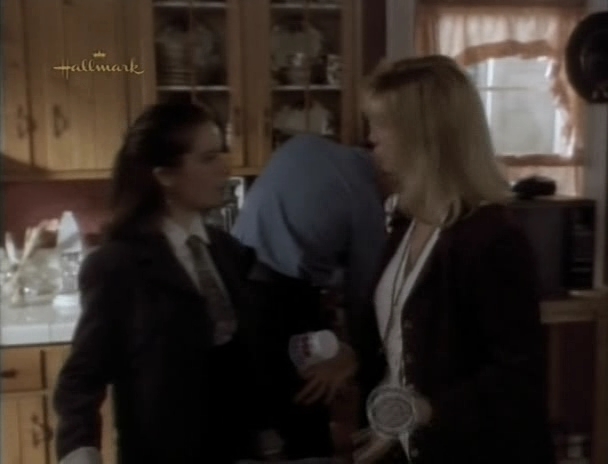 Charmed-Online_dot_nl-PicketFences2x10-13837.jpg