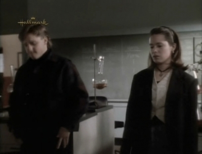 Charmed-Online_dot_nl-PicketFences2x14-2132.jpg