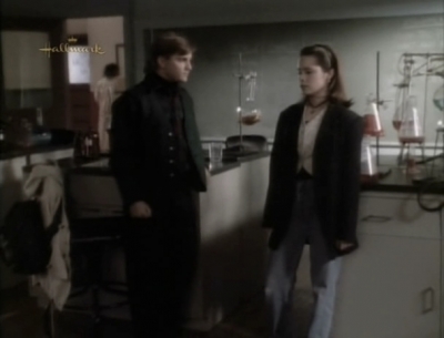 Charmed-Online_dot_nl-PicketFences2x14-2145.jpg