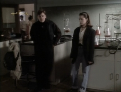 Charmed-Online_dot_nl-PicketFences2x14-2148.jpg