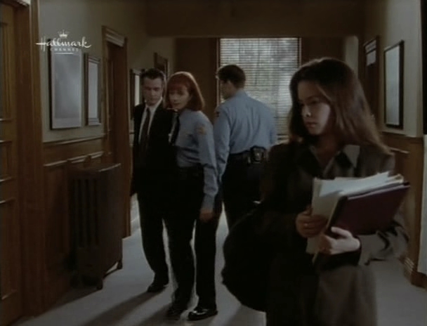 Charmed-Online_dot_nl-PicketFences3x02-4985.jpg
