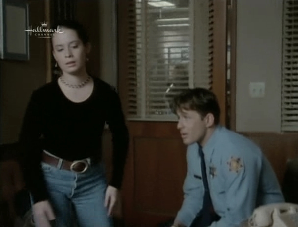 Charmed-Online_dot_nl-PicketFences3x07-0395.jpg