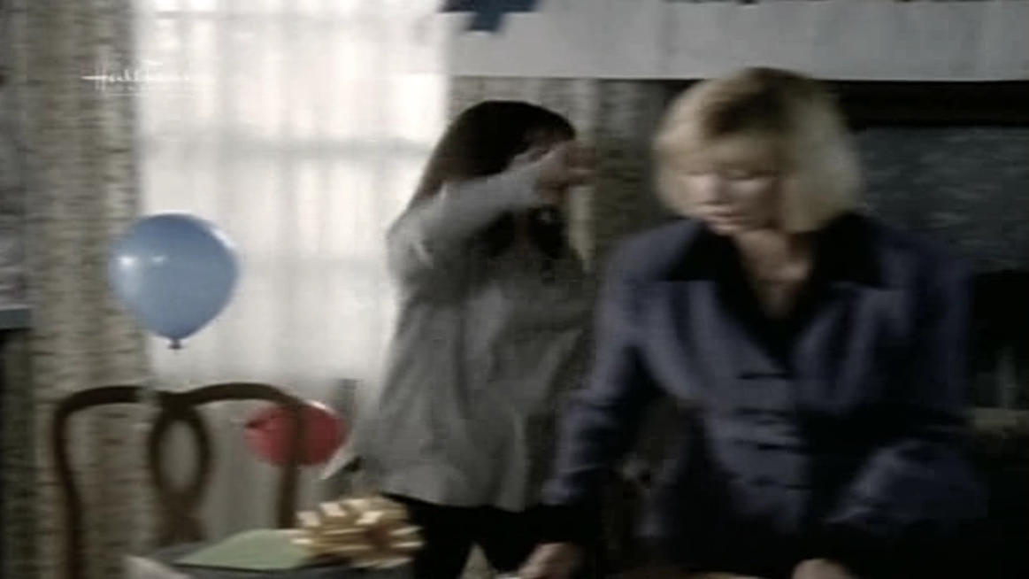 Charmed-Online_dot_nl-PicketFences4x01-0142.jpg