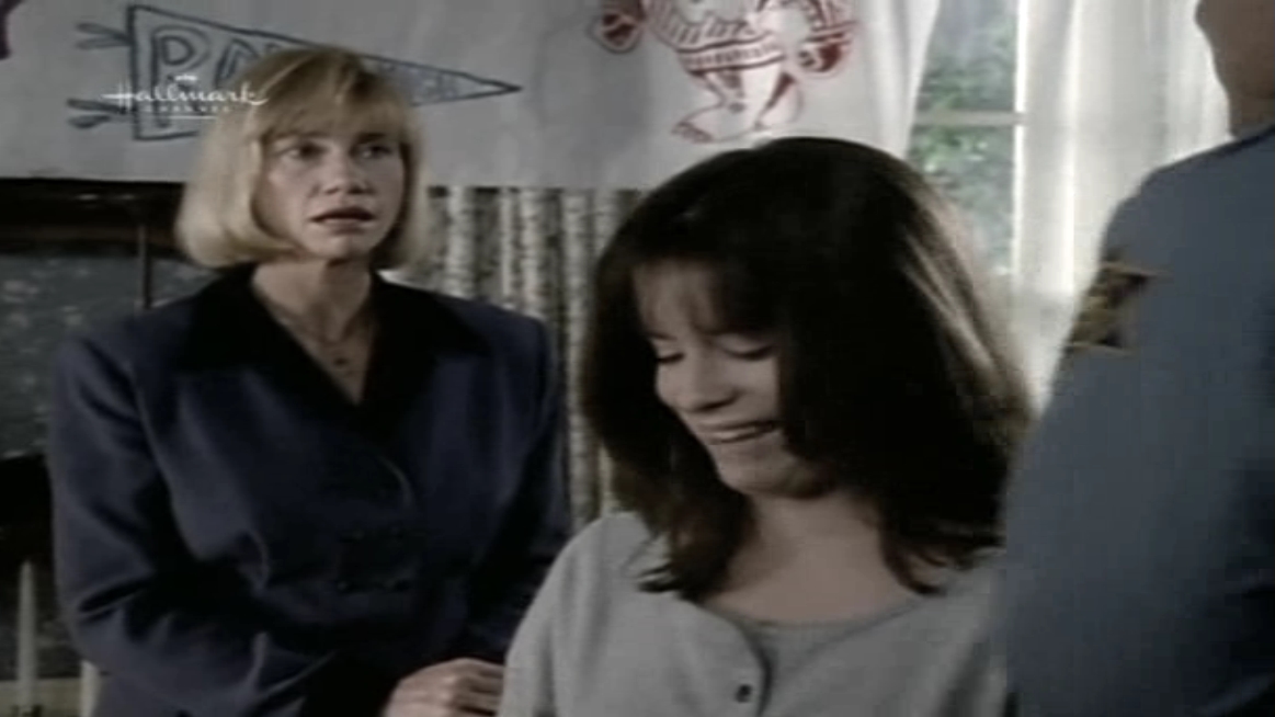 Charmed-Online_dot_nl-PicketFences4x01-0203.jpg