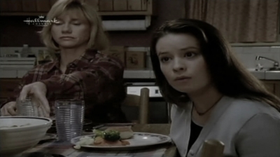 Charmed-Online_dot_nl-PicketFences4x10-2202.jpg