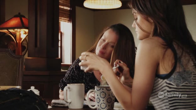 Charmed-Online-dot-net_PrettyLittleLiars1x02TheJennaThing0305.jpg