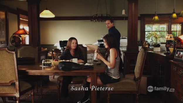 Charmed-Online-dot-net_PrettyLittleLiars1x02TheJennaThing0314.jpg