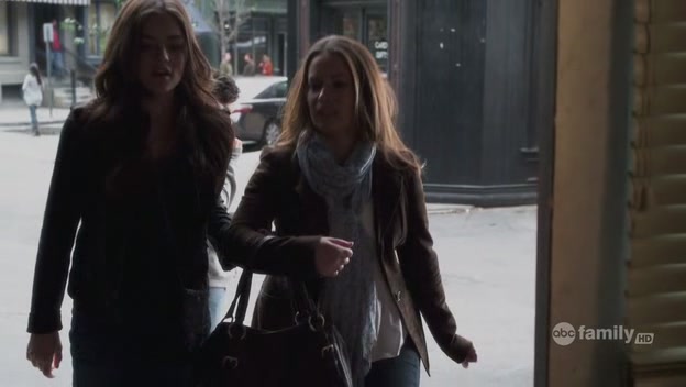 Charmed-Online-dot-net_PrettyLittleLiars1x02TheJennaThing1701.jpg