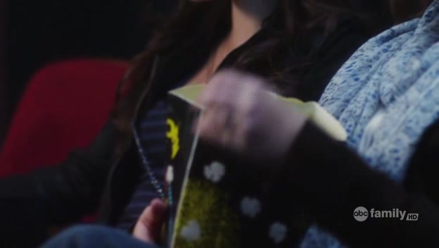Charmed-Online-dot-net_PrettyLittleLiars1x02TheJennaThing1706.jpg