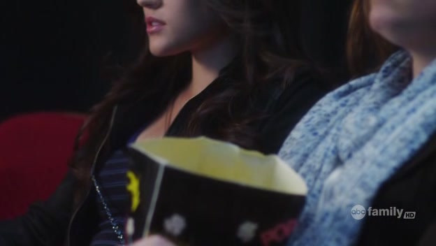 Charmed-Online-dot-net_PrettyLittleLiars1x02TheJennaThing1707.jpg