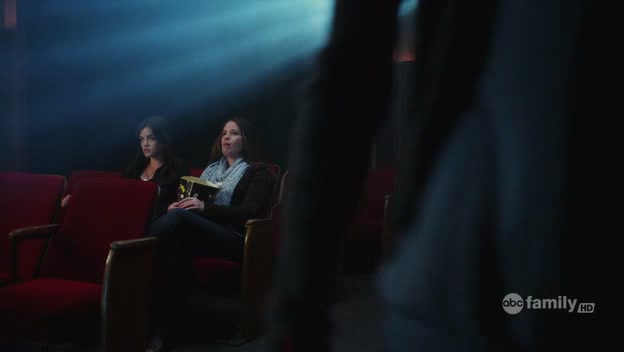 Charmed-Online-dot-net_PrettyLittleLiars1x02TheJennaThing1711.jpg