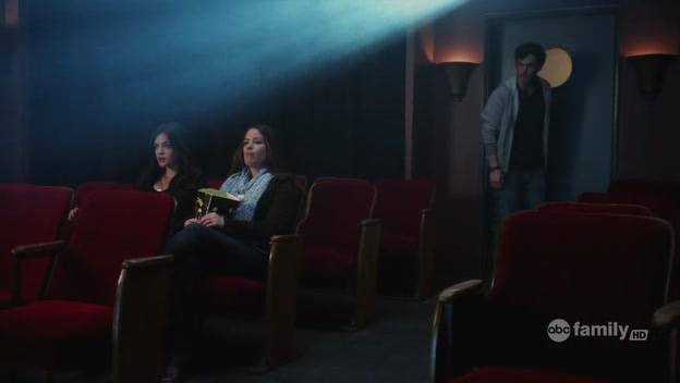 Charmed-Online-dot-net_PrettyLittleLiars1x02TheJennaThing1712.jpg