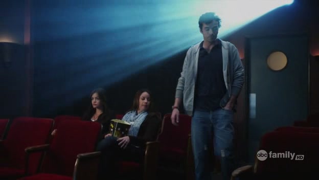 Charmed-Online-dot-net_PrettyLittleLiars1x02TheJennaThing1717.jpg