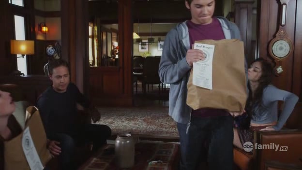 Charmed-Online-dot-net_PrettyLittleLiars1x02TheJennaThing2271.jpg