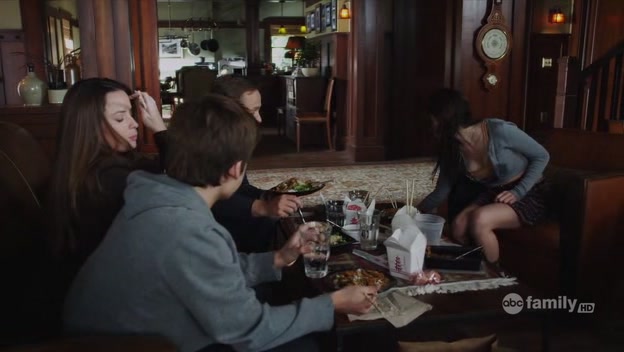 Charmed-Online-dot-net_PrettyLittleLiars1x02TheJennaThing2295.jpg