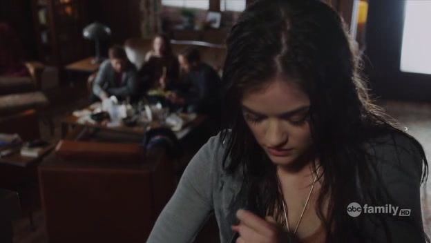 Charmed-Online-dot-net_PrettyLittleLiars1x02TheJennaThing2308.jpg