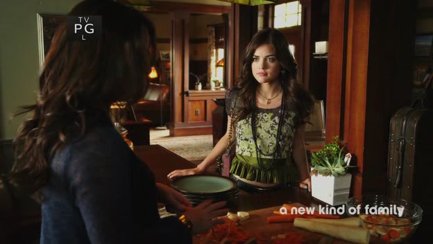 Charmed-Online-dot-net_PrettyLittleLiars1x04CanYouHearMeNow0611.jpg