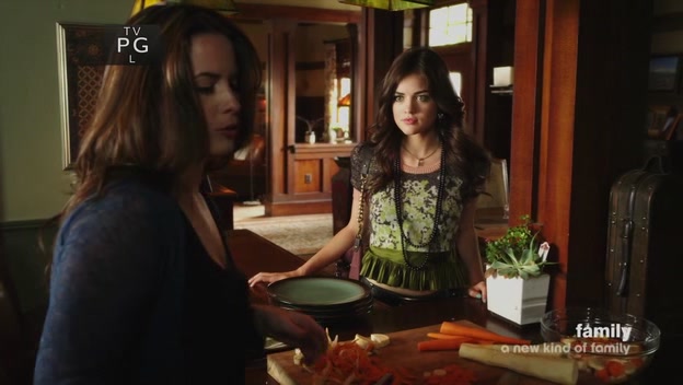 Charmed-Online-dot-net_PrettyLittleLiars1x04CanYouHearMeNow0612.jpg