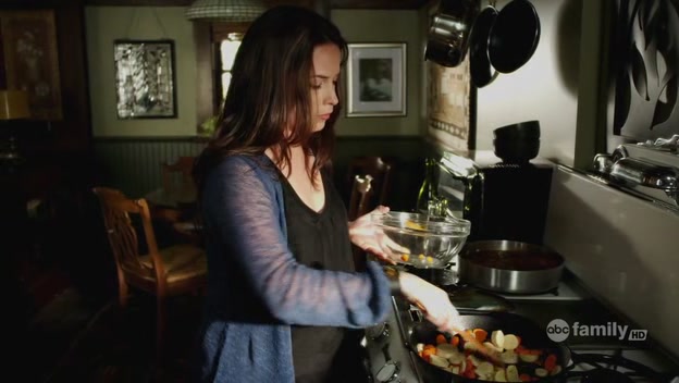 Charmed-Online-dot-net_PrettyLittleLiars1x04CanYouHearMeNow0688.jpg