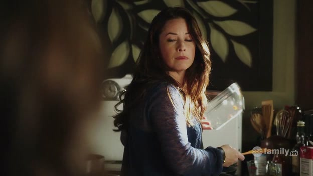 Charmed-Online-dot-net_PrettyLittleLiars1x04CanYouHearMeNow0692.jpg