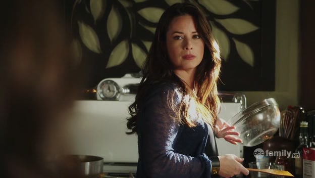 Charmed-Online-dot-net_PrettyLittleLiars1x04CanYouHearMeNow0700.jpg
