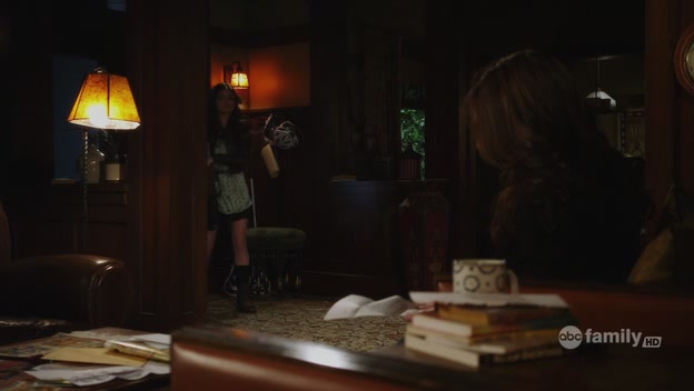 Charmed-Online-dot-net_PrettyLittleLiars1x04CanYouHearMeNow2321.jpg