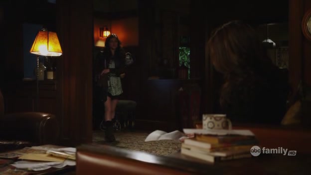 Charmed-Online-dot-net_PrettyLittleLiars1x04CanYouHearMeNow2322.jpg