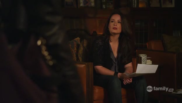 Charmed-Online-dot-net_PrettyLittleLiars1x04CanYouHearMeNow2329.jpg