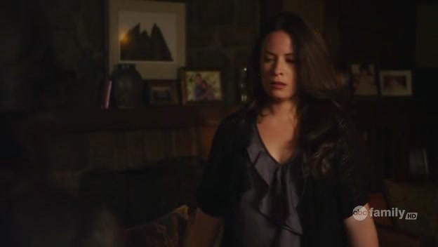 Charmed-Online-dot-net_PrettyLittleLiars1x04CanYouHearMeNow2343.jpg