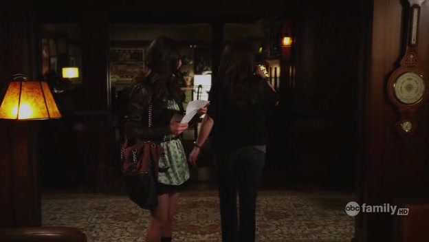 Charmed-Online-dot-net_PrettyLittleLiars1x04CanYouHearMeNow2346.jpg