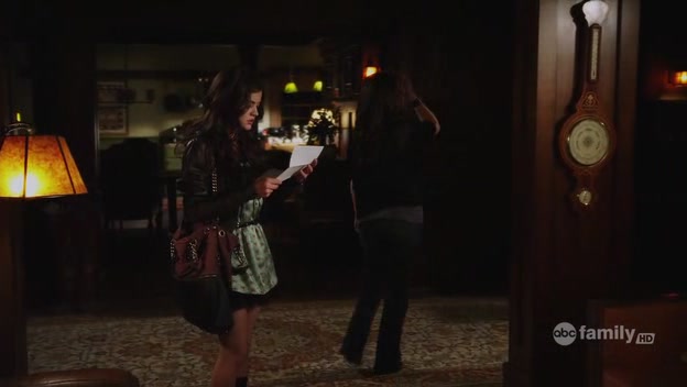 Charmed-Online-dot-net_PrettyLittleLiars1x04CanYouHearMeNow2347.jpg