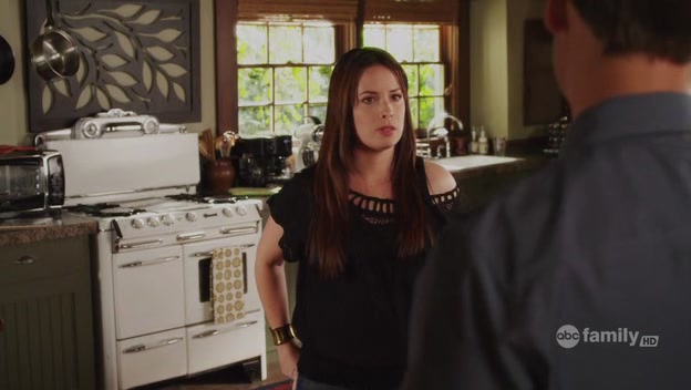 Charmed-Online-dot-net_PrettyLittleLiars1x05RealityBitesMe0256.jpg