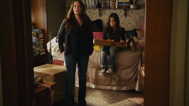 Charmed-Online-dot-net_PrettyLittleLiars1x07TheHomecomingHangover0506.jpg