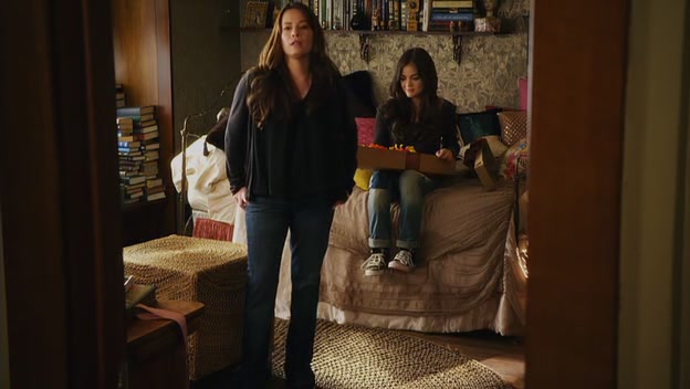 Charmed-Online-dot-net_PrettyLittleLiars1x07TheHomecomingHangover0508.jpg