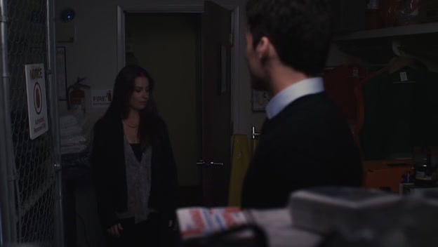 Charmed-Online-dot-net_PrettyLittleLiars1x09ThePerfectStorm1625.jpg
