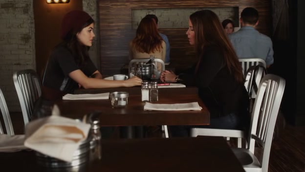 Charmed-Online-dot-net_PrettyLittleLiars1x10KeepYourFriendsClose1371.jpg