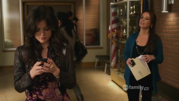 Charmed-Online-dot-net_PrettyLittleLiars1x16JeSuisUneAmie0409.jpg