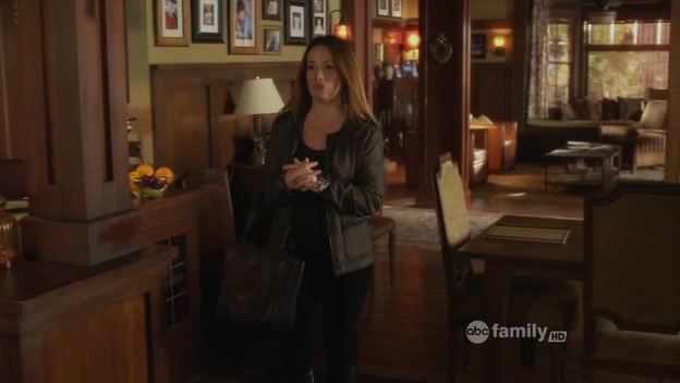 Charmed-Online-dot-net_PrettyLittleLiars1x20SomeonetoWatchOverMe0165.jpg