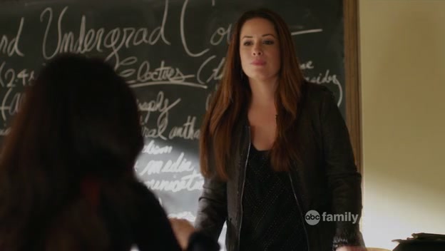 Charmed-Online-dot-net_PrettyLittleLiars1x20SomeonetoWatchOverMe0538.jpg