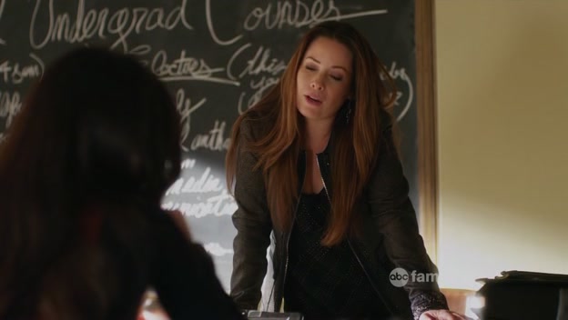 Charmed-Online-dot-net_PrettyLittleLiars1x20SomeonetoWatchOverMe0546.jpg