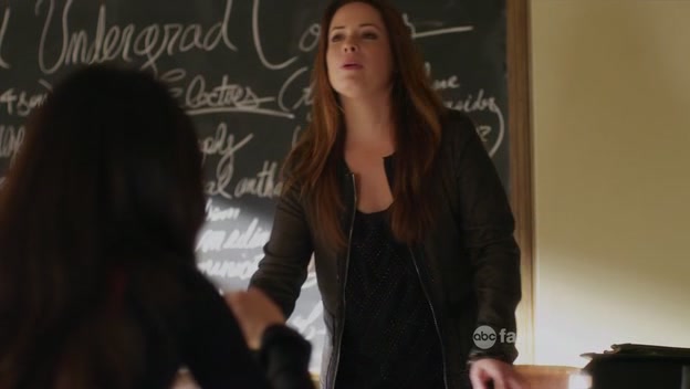 Charmed-Online-dot-net_PrettyLittleLiars1x20SomeonetoWatchOverMe0552.jpg