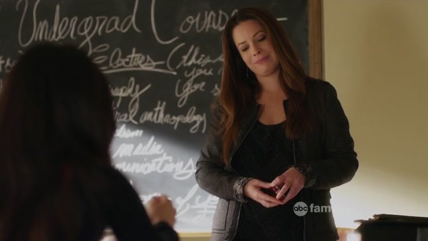 Charmed-Online-dot-net_PrettyLittleLiars1x20SomeonetoWatchOverMe0560.jpg