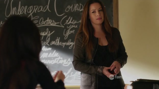 Charmed-Online-dot-net_PrettyLittleLiars1x20SomeonetoWatchOverMe0561.jpg