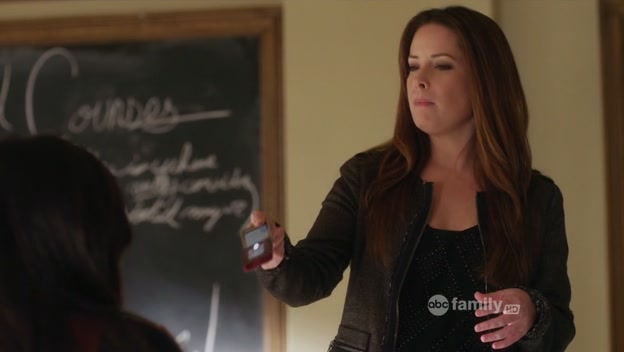 Charmed-Online-dot-net_PrettyLittleLiars1x20SomeonetoWatchOverMe0569.jpg