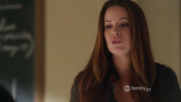 Charmed-Online-dot-net_PrettyLittleLiars1x20SomeonetoWatchOverMe0579.jpg