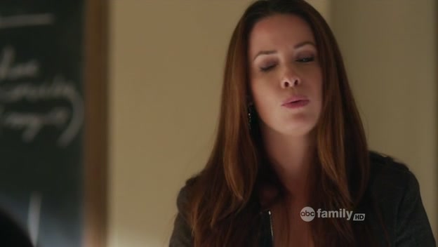 Charmed-Online-dot-net_PrettyLittleLiars1x20SomeonetoWatchOverMe0580.jpg