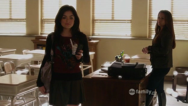 Charmed-Online-dot-net_PrettyLittleLiars1x20SomeonetoWatchOverMe0634.jpg